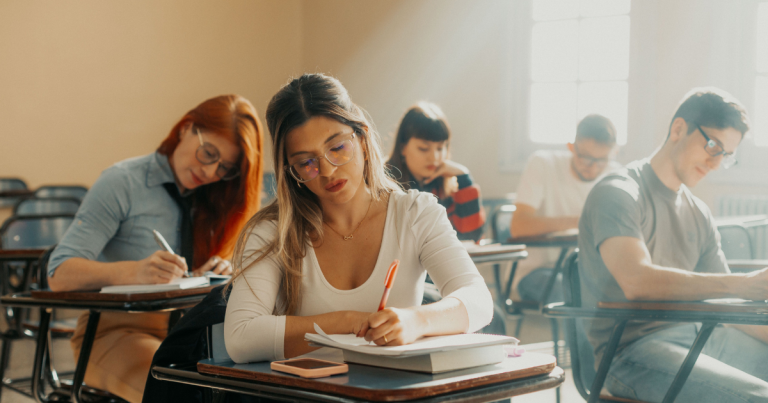 TOEIC TOEFL TFI examen certificado inglés francés Asturias Gijón